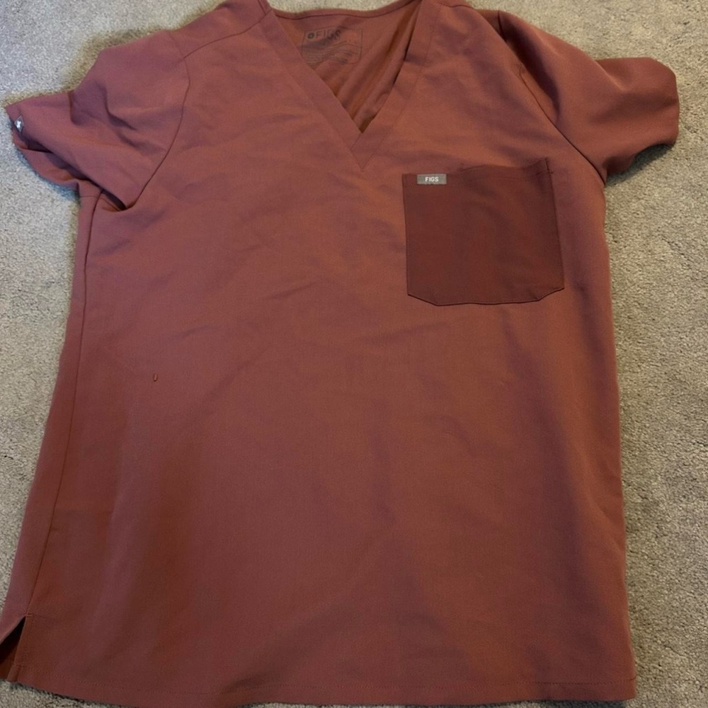 Figs Women's V-Neck Top in Dusty Rose